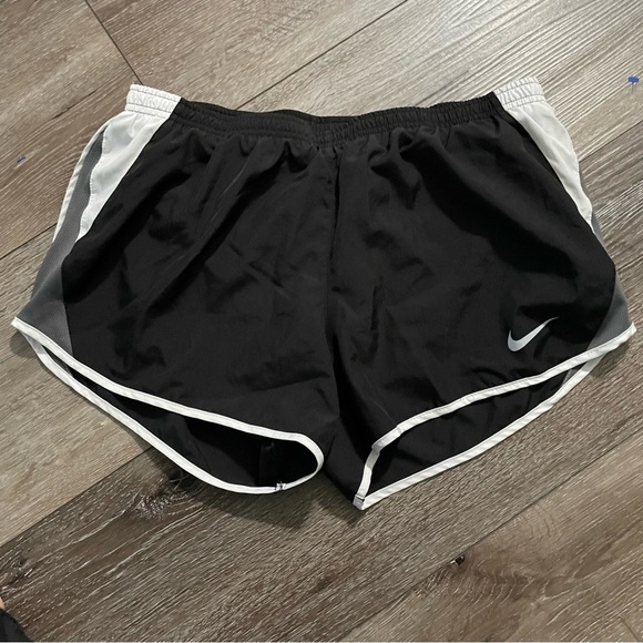 Nike Dri Fit Running Shorts Black/Grey Size Large - Picture 2 of 8